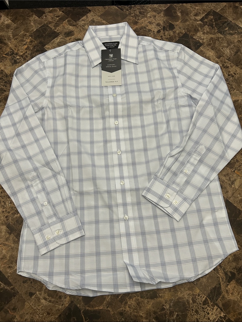 NWT 🆕 Haggar Tailored Fit Men’s Light Blue Plaid Dress Shirt